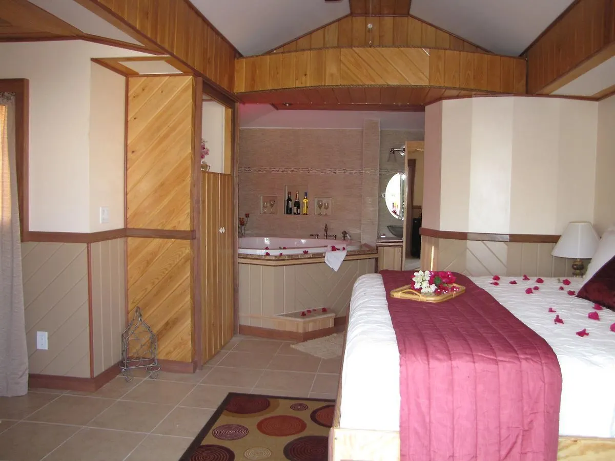 Embrace Resort Staniel Cay Hotel