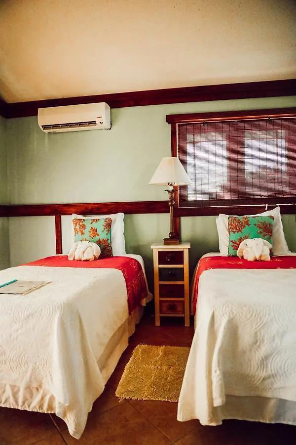Embrace Resort Staniel Cay