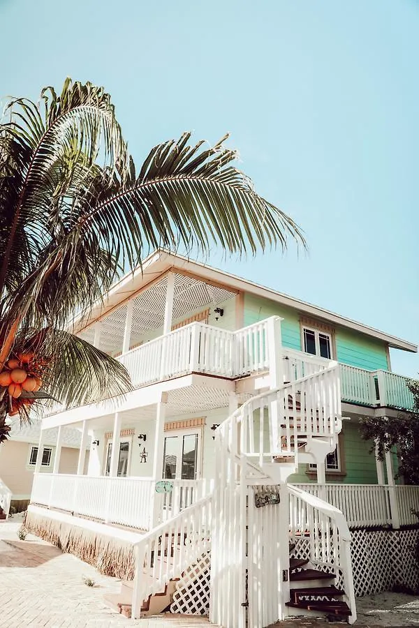 Embrace Resort Staniel Cay Hotel