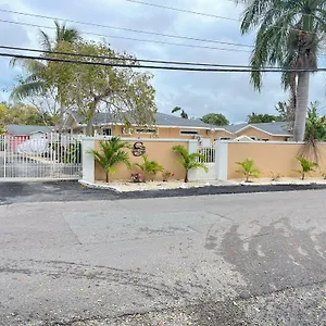 2* Aparthotel Sandelwood Studios'