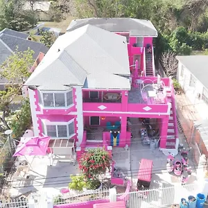  Hostel Da Pink And White Palace
