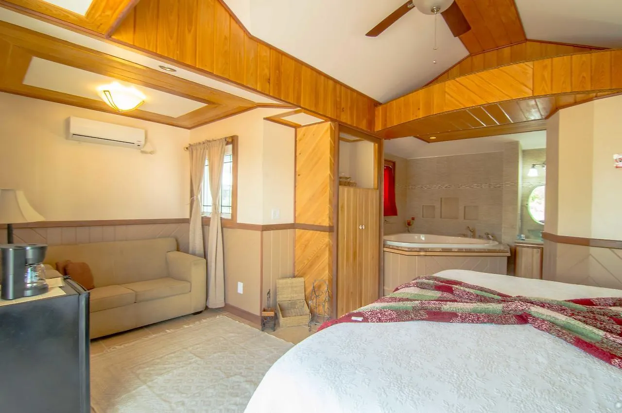 Hotel Embrace Resort Staniel Cay
