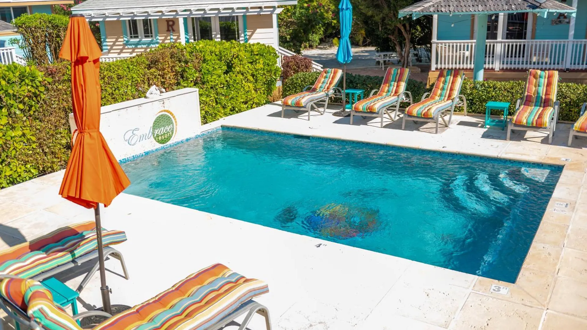 Embrace Resort Staniel Cay Hotel